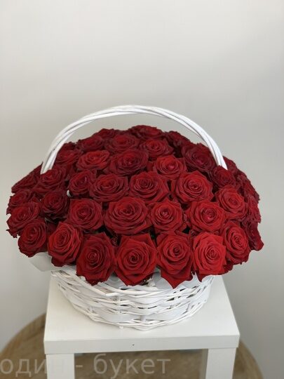 Корзина из 51 красной розы