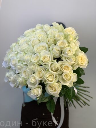 Букет из 51 белой розы (70 см)