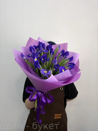 Букет из 25 ирисов