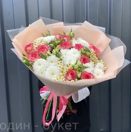 Букет из роз, хризантем, ромашек, альстромерий