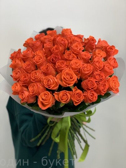 Букет из 51 оранжевой розы (50 см)
